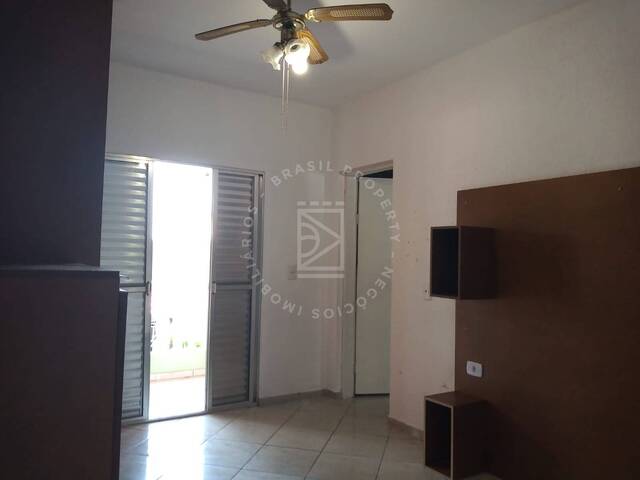 Casa para Venda em São José dos Campos - 4