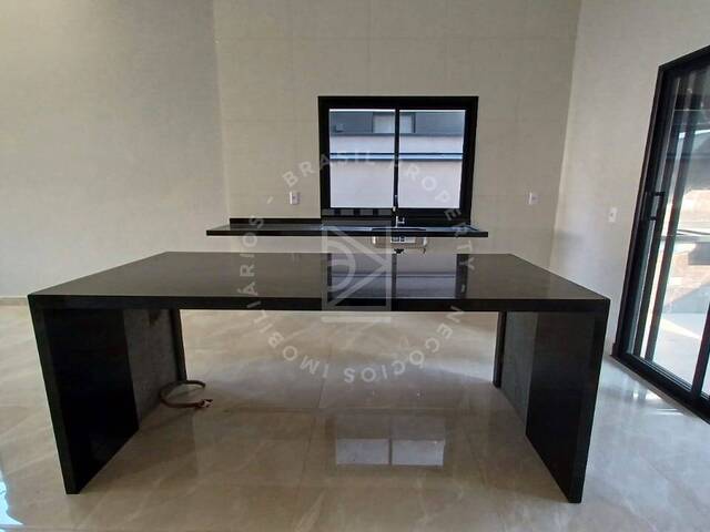 #260 - Casa para Venda em São José dos Campos - SP