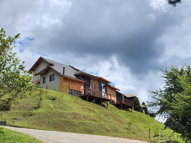 Venda em Recanto Araucária - Campos do Jordão