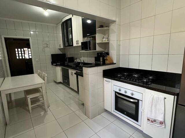 Casa para Venda em São José dos Campos - 4