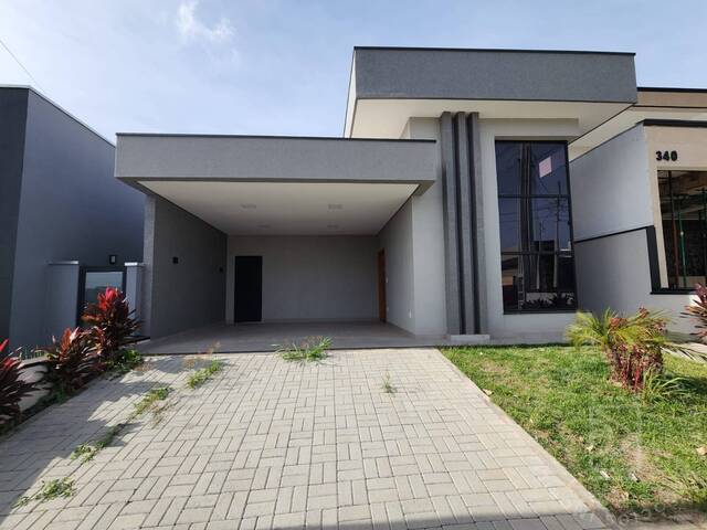 #743 - Casa para Venda em Caçapava - SP - 2