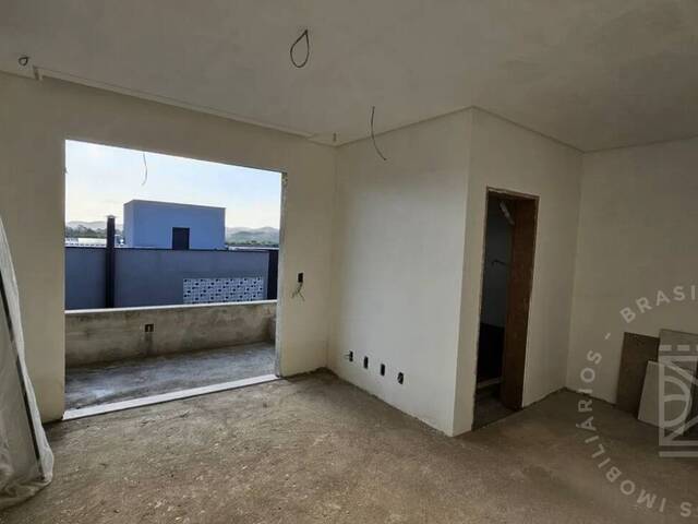 Casa para Venda em São José dos Campos - 4