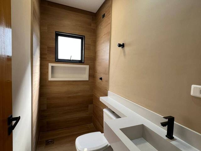 Casa para Venda em São José dos Campos - 5