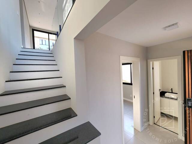 Casa para Venda em São José dos Campos - 4