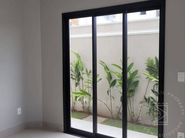 Casa para Venda em São José dos Campos - 4
