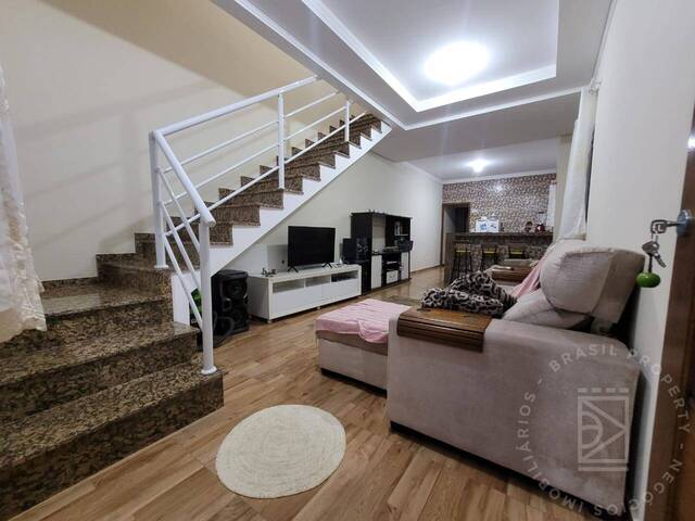 #971 - Casa para Venda em São José dos Campos - SP - 2