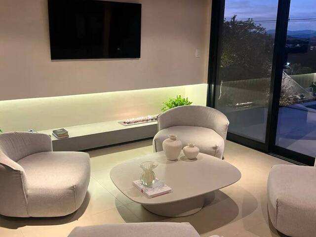 Casa para Venda em São José dos Campos - 4