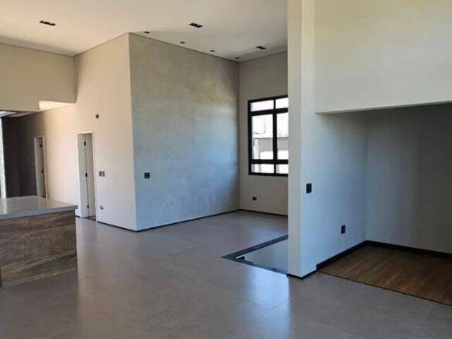 #1036 - Casa para Venda em São José dos Campos - SP - 2