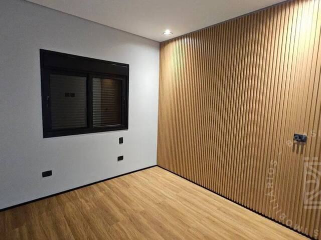 Casa para Venda em São José dos Campos - 4
