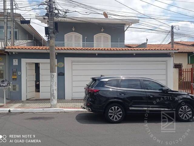 #1042 - Casa para Venda em São José dos Campos - SP