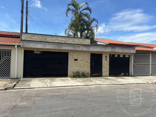 #1068 - Casa para Venda em São José dos Campos - SP