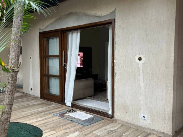 Casa para Venda em São José dos Campos - 4