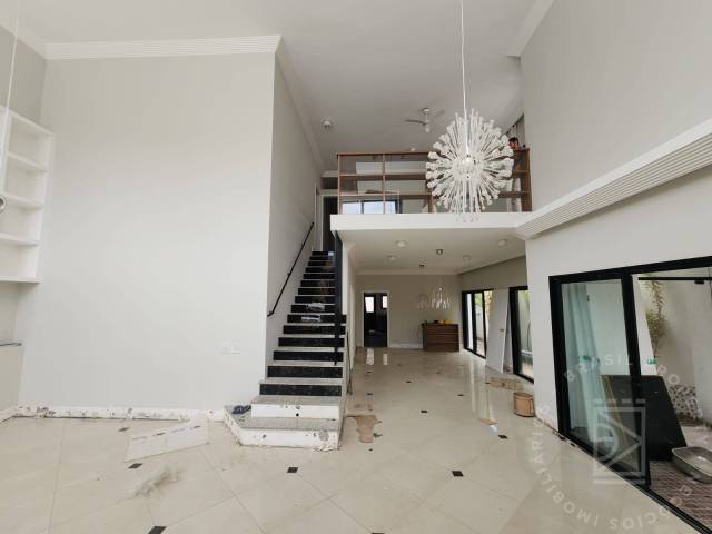 #1131 - Sobrado para Venda em São José dos Campos - SP