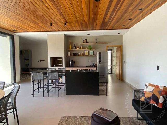 Casa para Venda em São José dos Campos - 4
