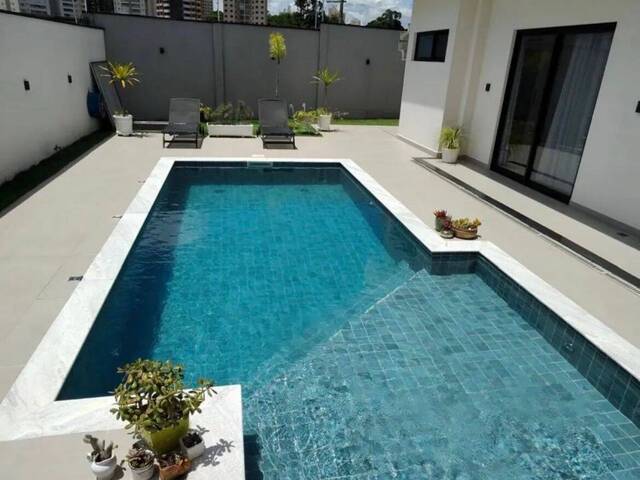 #1200 - Casa para Venda em São José dos Campos - SP