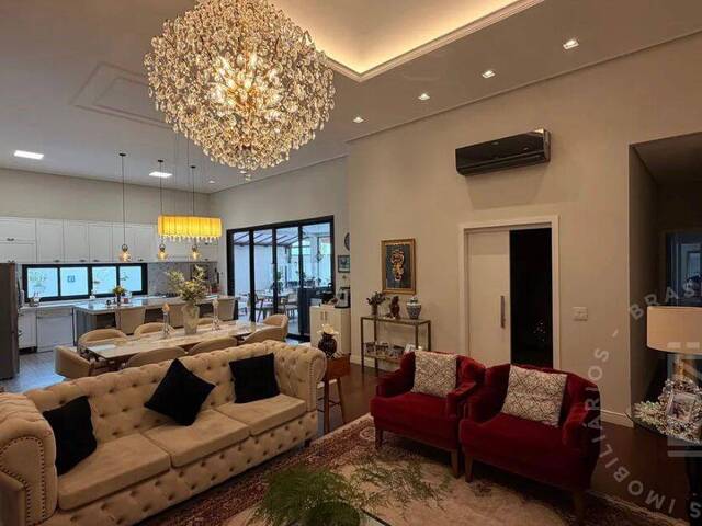 #1200 - Casa para Venda em São José dos Campos - SP