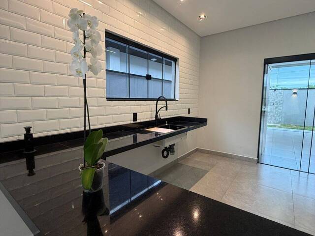 Casa para Venda em São José dos Campos - 3