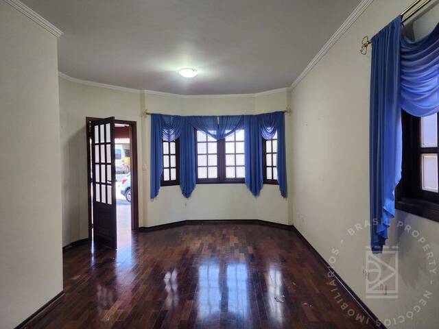 Casa para Venda em São José dos Campos - 3