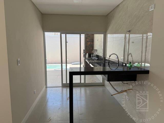 Casa para Venda em São José dos Campos - 3