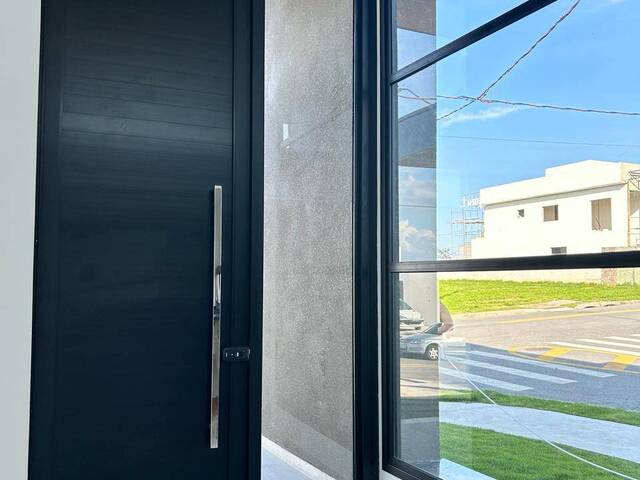 #1296 - Casa para Venda em São José dos Campos - SP