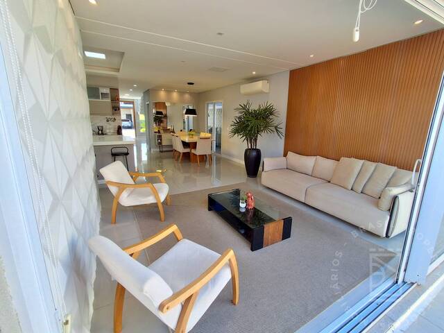 Casa para Venda em São José dos Campos - 3