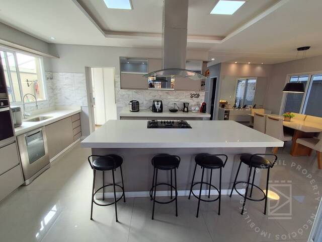 Casa para Venda em São José dos Campos - 4