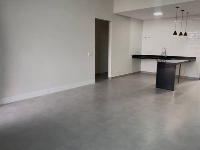 Casa para Venda em São José dos Campos - 4