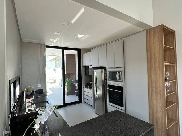 Casa para Venda em São José dos Campos - 5