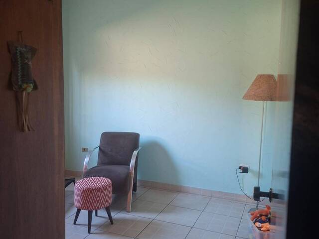 Casa para Venda em São José dos Campos - 4