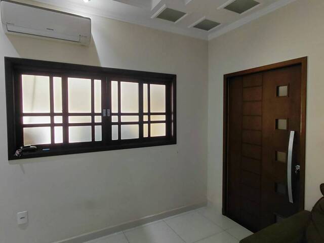 Casa para Venda em São José dos Campos - 3