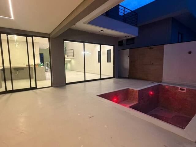 Casa para Venda em São José dos Campos - 5